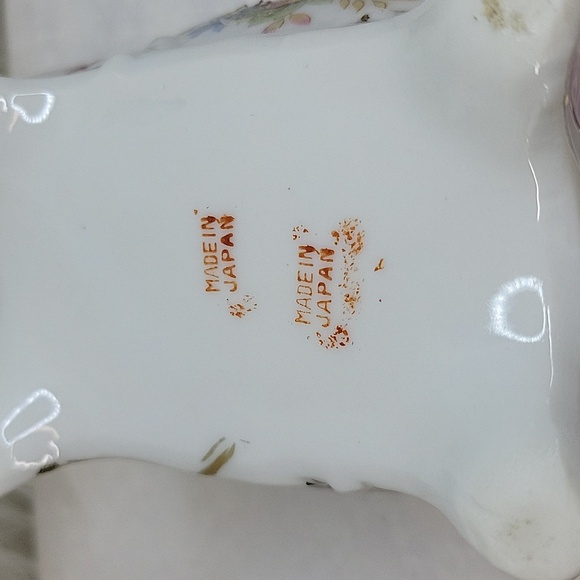 đź’•Vintage Japan Floral Trinket Box Filled With Earrings - Picture 3 of 4